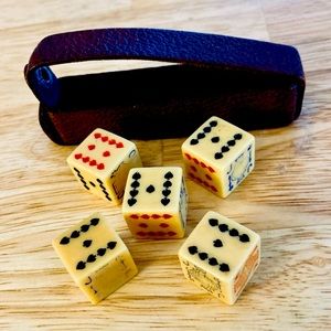 Antique/Bakelite;Ivory Bone;Cream Tone, Set of 5 Standard Size Playing Dice.